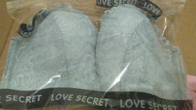 我最喜欢的字母带😃  笔芯笔芯