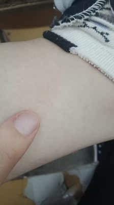 我很喜欢这种味道。到了冬天会再买。 但是,夏天非常招蚊子,如果我以前只是轻度招蚊子,那么现在我是到了能被蚊子抬走的地步了。😖😖😖说多了都是累啊 我很喜欢这种味道。到了冬天会再买。 但是,夏天非常招蚊子,如果我以前只是轻度招蚊子,那么现在我是到了能被蚊子抬走的地步了。😖😖😖说多了都是累啊