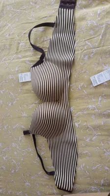 宝贝不错，穿上身不勒，物美价廉