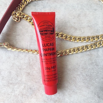 小小一只，很好，正品的，擦了蚊虫叮咬止痒不错，做唇膏建议晚上因为个人觉得偏油