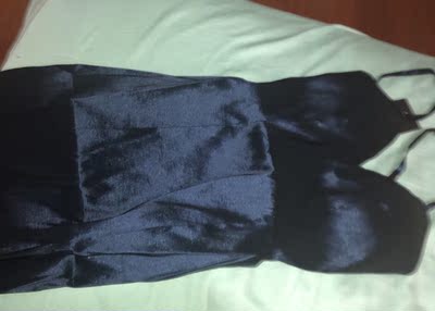 衣服很好看，买了第二件了，朋友都夸好看呢