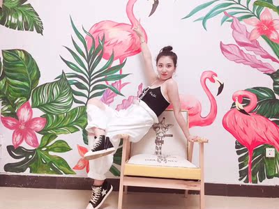 一开始穿上短了，后来直接不扣下面也很好。160/100斤，我觉得这个价还是可以的。下次还会来，就是把质量再做好点，价格贵点都可以接受。