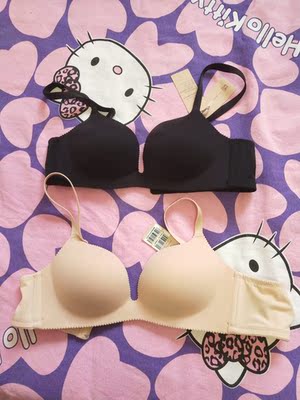 有包装盒，没有挤压到，面料柔软舒适，尺码标准，满意，还会再来的！