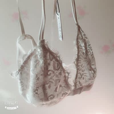 很漂亮的内衣，面料也舒适，轻薄穿着透气没有束缚，不会显得厚重，蕾丝很好看又有点性感，可以自己加个胸垫穿，信赖这家的品质，很喜欢