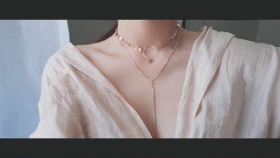 好看，准备再入手一条银色换着戴