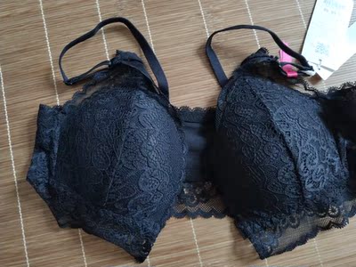 面料轻薄，穿着舒服。尺码标准，大小合适。从前面穿，感觉方便很多。喜欢这个款式。发货和物流还挺快的呢。