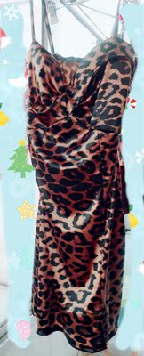 衣服质量不错，微弹，修身，穿上很性感，希望以后能戴上标签最好