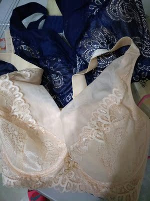 宝贝收到了物流很快，内衣超薄穿着透气舒服，肩带很宽不勒满意，下次会回购