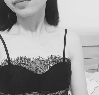 蕾丝很舒服很性感，就是肩带超级容易掉，哭唧唧。