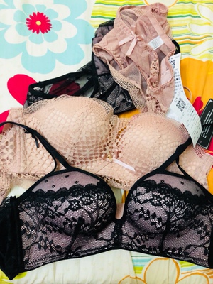 老顾客了，买了很多次。码数准，质量还不错。颜色稍微没那么粉，质量还可以，内裤质量好。总体满意。