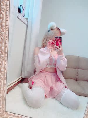 超级可爱的一套！还有安全裤，不喜欢的可以剪掉，料子也挺舒服的