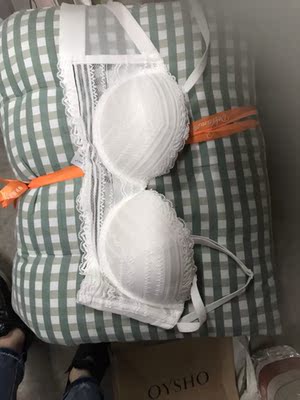 摸起来舒服 去掉肩带不会掉 但感觉不太习惯