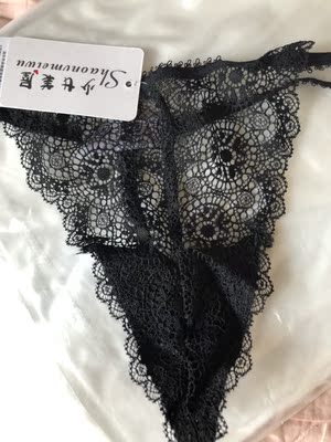 不错嘛 比想象中的要好  很性感 价格也很合理 以前买个一个这样的花了20  花纹没有这个好看