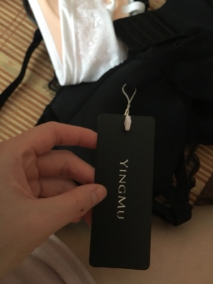 那件有问题的内衣，吊牌明显拆过，随便挂回去就寄给客人，找客服已读不回