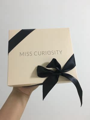 包装非常美腻,衣服也很垂坠贴合,剪裁富有设计感,满意 包装非常美腻,衣服也很垂坠贴合,剪裁富有设计感,满意