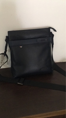 点评KHARONO男包怎么样,质量假不假呢，亲身使用三个月感受揭秘