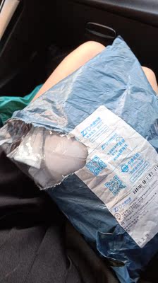 不想说话，虽然还没打开，也不知道怎么样，单说这个包装，私密的东西拿盒子装起来不行吗，直接一个袋子装着，一摸就知道里面是什么。而且，我收到快递的时候，袋子是破的，里面看的一清二楚。几乎从不给差评。我真的很气。