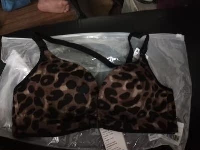 文胸质量很好，手感也很好，舒服！下次还是去你家买！赞，赞！