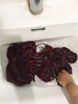 下水了,清水没放洗衣液,第一次有轻微浮色爹sail就没什么了 下水了,清水没放洗衣液,第一次有轻微浮色爹sail就没什么了