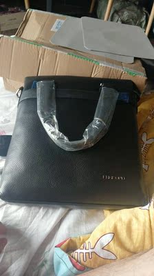 目前看来KHARONO男包怎么样，质量很差是真的吗