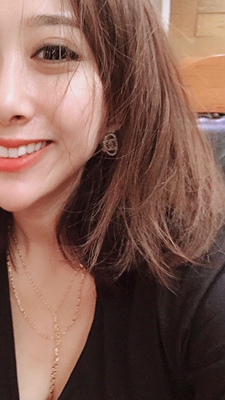 真的特别漂亮，而且很百搭，出去玩买的，本来为了穿泳衣买的，没想到穿裙子也特别搭，简直爱的不要不要的