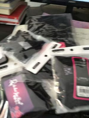 宝贝刚刚收到，十分满意，小性感小美女味，店家还送了一个小内内，这简直是价廉物美而且还有小礼物?，物流也快，必须五分，还会关顾小店的。