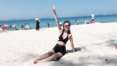 这次的泳衣,买得太开心了,质量特别好,料子很密实,弹性十足,重要的是穿上超聚拢,小胸神器,很显身材! 这次的泳衣,买得太开心了,质量特别好,料子很密实,弹性十足,重要的是穿上超聚拢,小胸神器,很显身材!