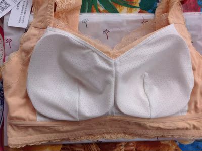 老客户。每次购买都是非常满意的购物。每次的赠品都是多多的。超喜欢。