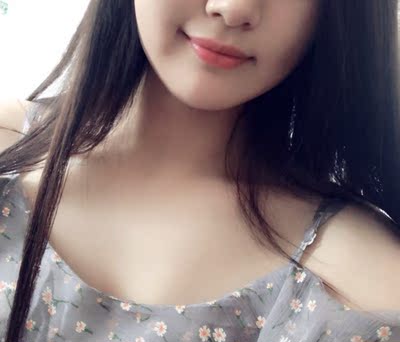 买来拍婚纱照穿的！比胸贴舒服！拍完婚纱照发现日常吊带裙也是可以穿的！喜欢💖