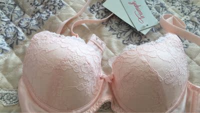 三种不同的粉。