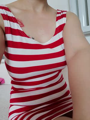 宝贝实物颜色很正,面料穿着也舒服,这价钱买到的真的很值 宝贝实物颜色很正,面料穿着也舒服,这价钱买到的真的很值