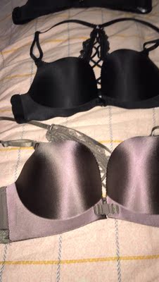 图一是我实体店买的一件要80一摸一样。这两件才一百多点，便宜好多还会回购的。