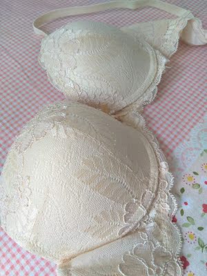 买第4件了，这款中厚，聚拢型