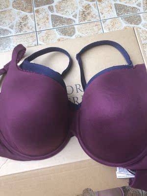 买了两个送老婆，一个全杯一个3/4杯，发错货还怪我扯了标签，不给换！我老婆在家收货不知道我买了不同款扯了标签，已告知客服不能换就算了，反复折腾拍照什么的最后告知不行！不想脏口，一开始我就告知了扯了标签还洗了不能换我理解了，结果折腾一大圈...客服你是闲的还是我闲的？