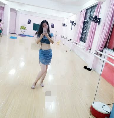 美哒哒,水纱非常清透舒服;上衣可前可后,设计的小心机:上衣和裙子的那带子很有感觉,还有裙子的隐约折皱显得很有质感。 美哒哒,水纱非常清透舒服;上衣可前可后,设计的小心机:上衣和裙子的那带子很有感觉,还有裙子的隐约折皱显得很有质感。