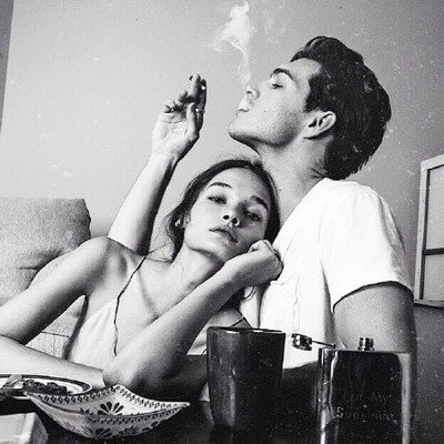 买回来一直忘记评价，不好意思！在b站看up主推荐买的，买大了一号，结果还是很勒，穿起来不怎么舒服，可能无肩带内衣都是这样？下次买优衣库他们家的那款。恩，后面的小仙女们可以考虑一下下啦{之前在淘宝买东西，开始买的时候，基本都会认真评价，但买的东西越来越多就没有时间一一回复了，但最近才知道淘宝的好评可以当积分使用，才知道评价的重要性，好像评价字数要在80个字以上可以有50积分，所以无论买什么，评价前复制黏贴再做评价，举手之劳，何乐而不为呢，评价专用复制粘贴句子！}