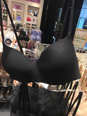 作为一个无钢圈的内衣，聚拢效果算是不错的了。作为一个懒人，我就不拍图了，写几个字算是很不错的了。