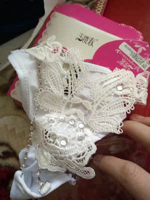 收到了，内裤款式很性感，镂空花样很漂亮，很喜欢这款，满分