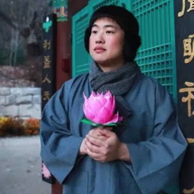 虽然五金扣洗两次掉色了  但舒适度还是不错的