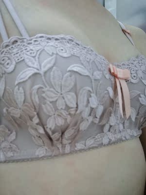 618买的，很实惠！虽然等了很久才拿到，但是真的很满意！平胸妹纸的福音，很难得终于买到了合适又好看的内衣！以后都在这家买内衣了！真的很好看很喜欢！
