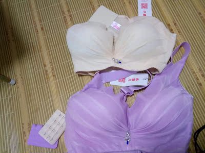 质量不错，款式也新颖，商家发货快，快递也很给力。满意。