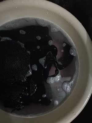 掉色而且有味道