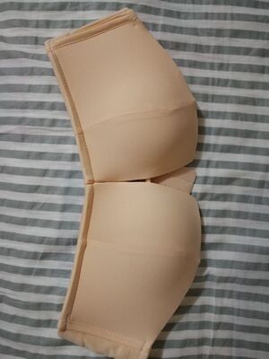 面料很柔软，对平胸妹子不友好