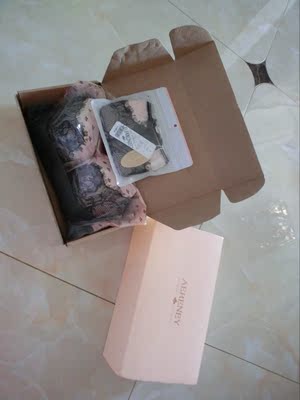 女人最爱的:蕾丝蕾丝蕾丝~试穿了一下很合身,有聚拢效果,最喜欢的地方就是肩带,还没见过这种的设计的呢,配套的内裤也很合身,不过都得洗一下再正常穿哦。hin满意啊~ 女人最爱的:蕾丝蕾丝蕾丝~试穿了一下很合身,有聚拢效果,最喜欢的地方就是肩带,还没见过这种的设计的呢,配套的内裤也很合身,不过都得洗一下再正常穿哦。hin满意啊~