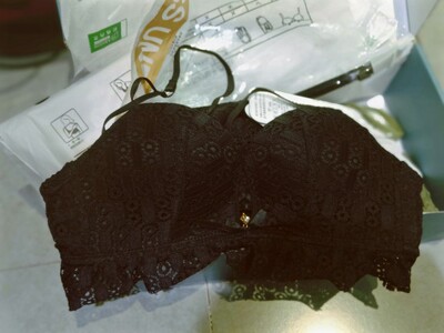 样子挺好的，还没穿，盒子很仙女，就是变形了😒