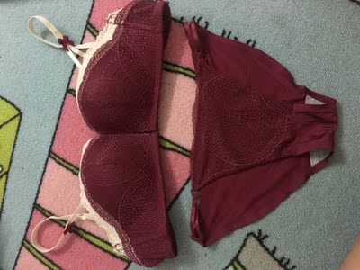 宝贝很棒哦!看了很久下决心买了 之前一直不放心网上的内衣 很好看哦!也很舒服穿着也不扎 满意满意 喜欢的不要犹豫啦! 宝贝很棒哦!看了很久下决心买了 之前一直不放心网上的内衣 很好看哦!也很舒服穿着也不扎 满意满意 喜欢的不要犹豫啦!