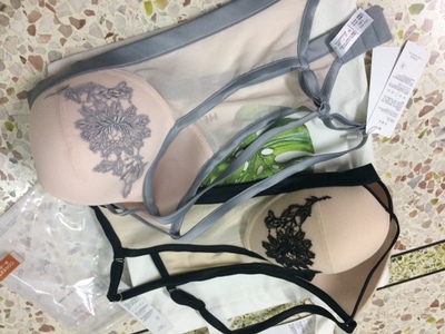 淘宝5,6年了,第一次买到尺码那么准,罩杯那么合适的内衣,夏天薄薄的料子最合适了,袋子细细的很合适穿吊带裙,都不用换肩带了的,赞赞赞,以后就你家了 淘宝5,6年了,第一次买到尺码那么准,罩杯那么合适的内衣,夏天薄薄的料子最合适了,袋子细细的很合适穿吊带裙,都不用换肩带了的,赞赞赞,以后就你家了