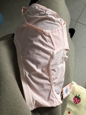 一天就到了快递很给力，特别有质感，颜色也特别好看！