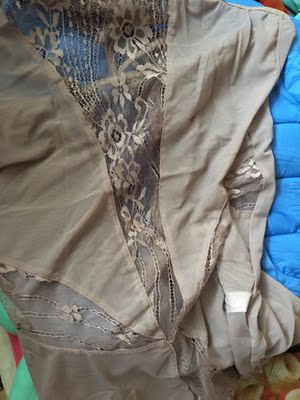 衣服不错比想象中的好很多,很满意好评,物流速度快,很满意!客服服务周到 衣服不错比想象中的好很多,很满意好评,物流速度快,很满意!客服服务周到