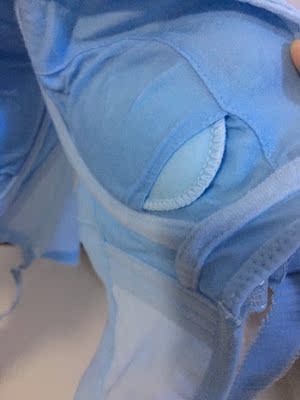 也是老顾客了，质量不用说了，棒棒的，我比较喜欢有插袋的，聚胸效果真的很好，颜色自己也很喜欢，店家服务很好，祝你生意兴隆